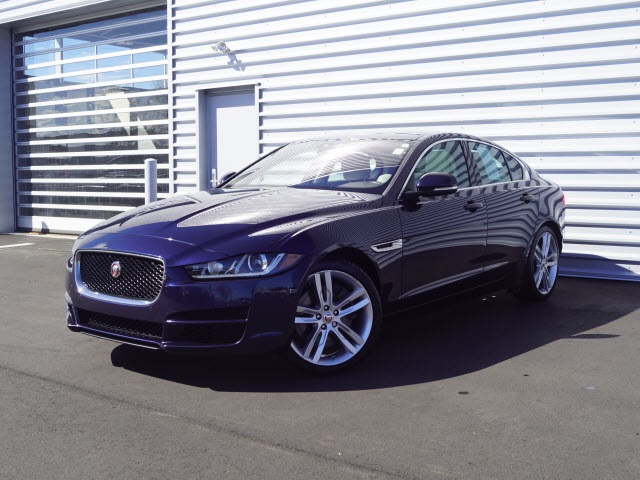Pre Owned 2017 Jaguar Xe 35t Prestige 4d Sedan 18xj3a Executive Pre Owned 2017 Jaguar Xe 35t Prestige